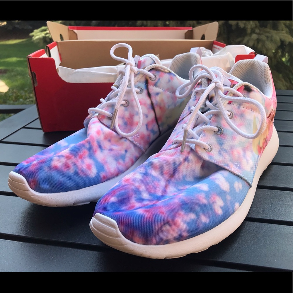 Limited Edition Nike Roshe One Cherry Bls Sneakers